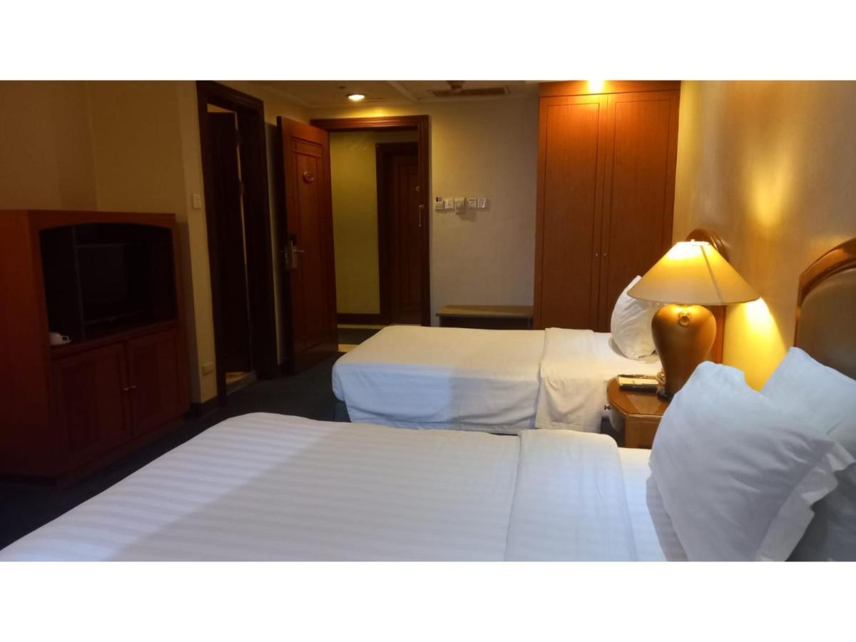 Capital O 914 Makati Palace Hotel Makati City Exteriér fotografie